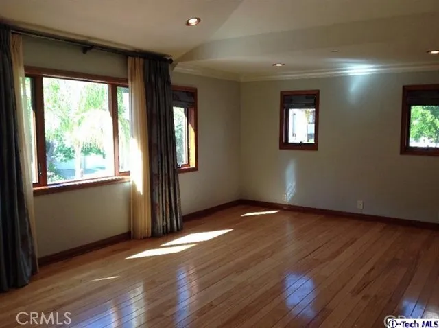 3162 Grangemont Road, Glendale, California 91206