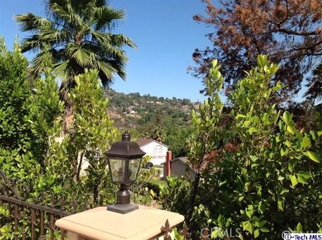 3162 Grangemont Road, Glendale, California 91206