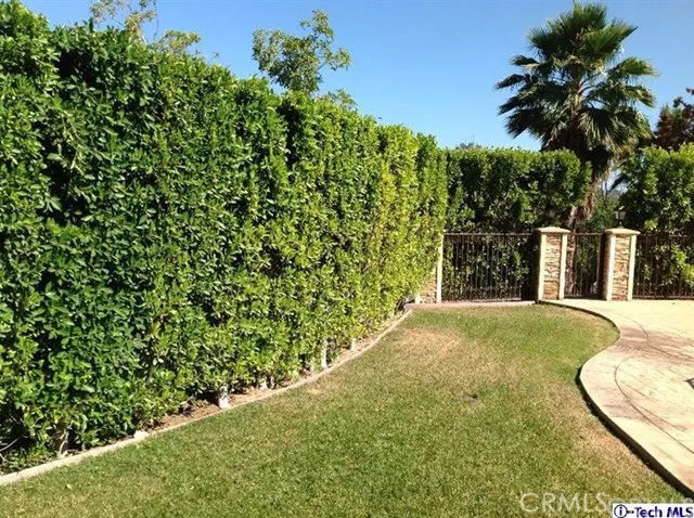 3162 Grangemont Road, Glendale, California 91206