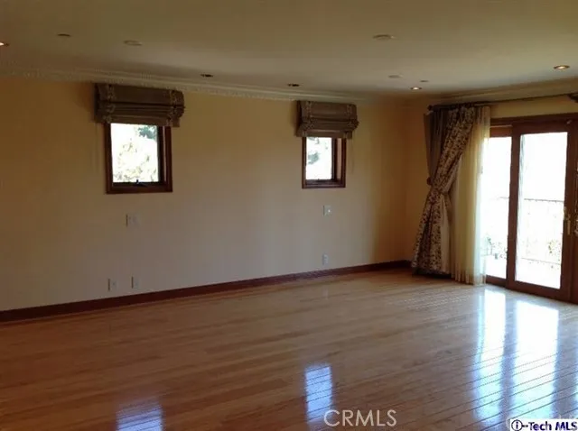 3162 Grangemont Road, Glendale, California 91206