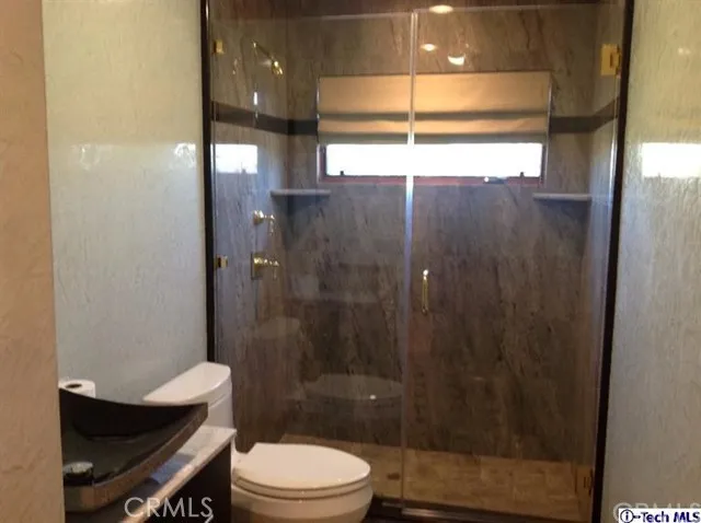 3162 Grangemont Road, Glendale, California 91206