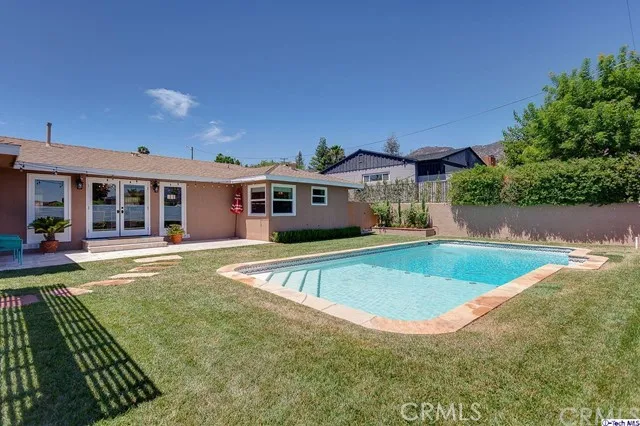 2516 N Orchard Drive, Burbank, California 91504