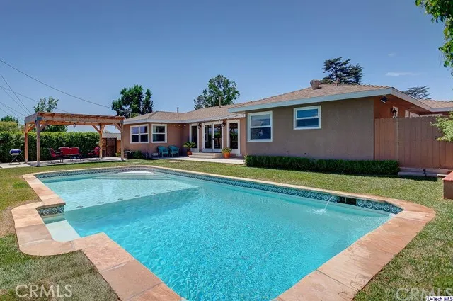 2516 N Orchard Drive, Burbank, California 91504