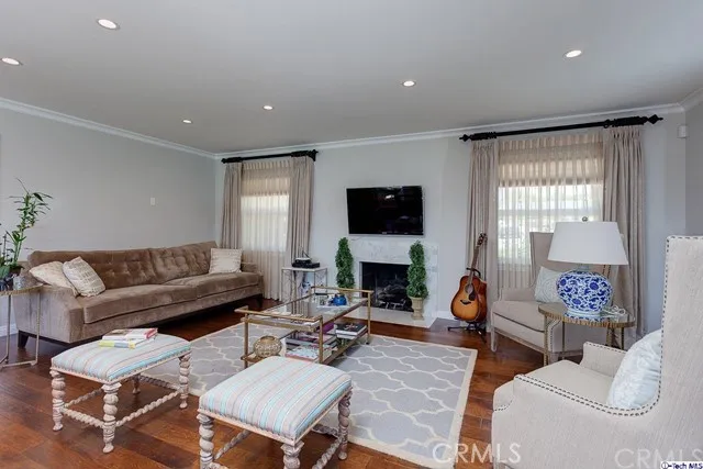 2516 N Orchard Drive, Burbank, California 91504