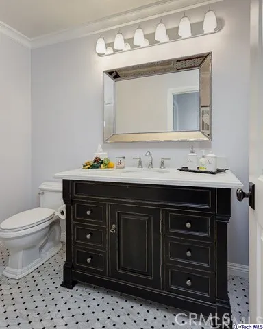 2516 N Orchard Drive, Burbank, California 91504