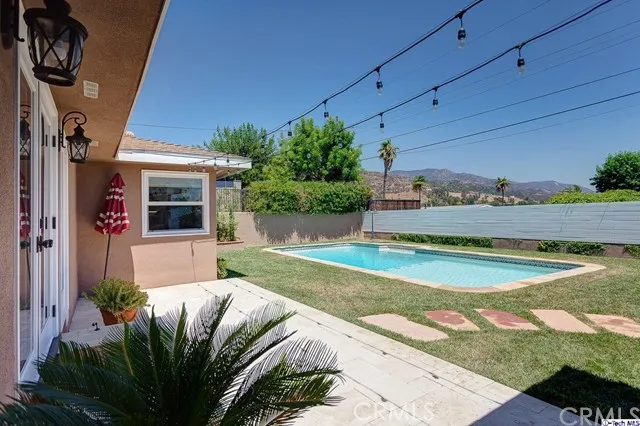 2516 N Orchard Drive, Burbank, California 91504