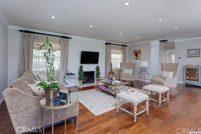 2516 N Orchard Drive, Burbank, California 91504
