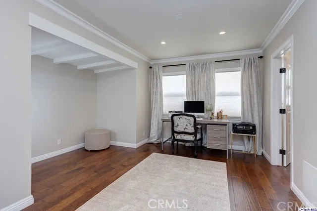 2516 N Orchard Drive, Burbank, California 91504