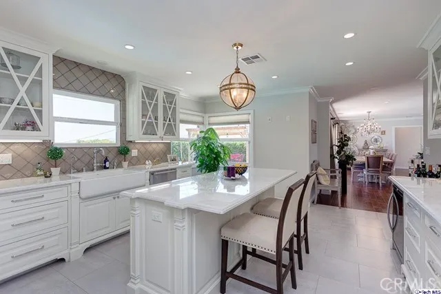 2516 N Orchard Drive, Burbank, California 91504