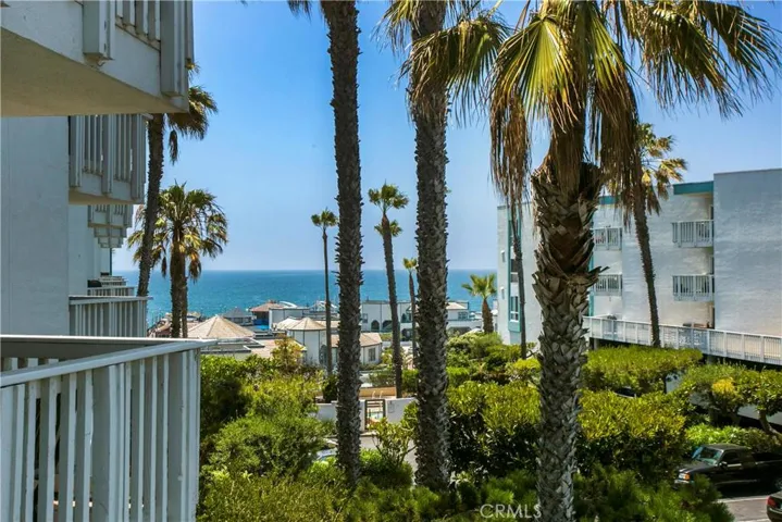 640 The Village 202, Redondo Beach, California 90277