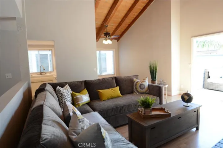 207 Lugonia Street, Newport Beach, California 92663