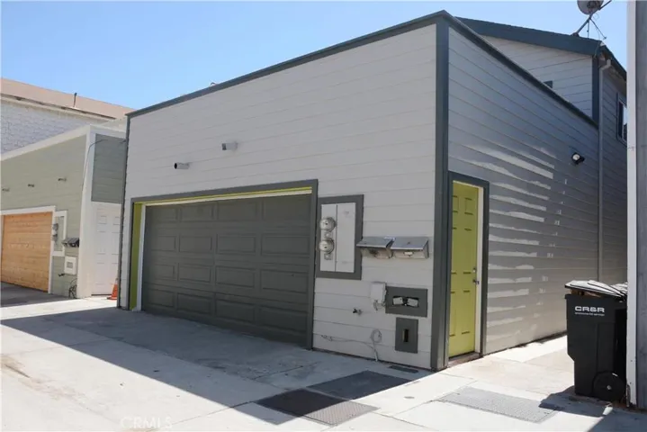 207 Lugonia Street, Newport Beach, California 92663