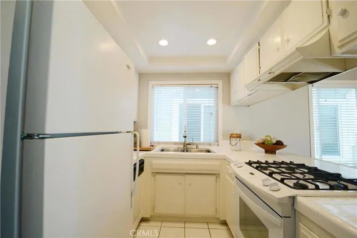 207 Lugonia Street, Newport Beach, California 92663
