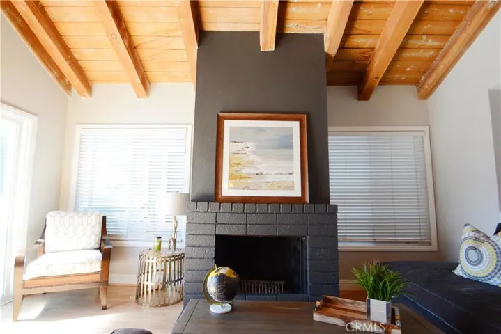 207 Lugonia Street, Newport Beach, California 92663