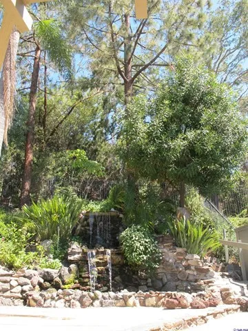 843 Moorside Drive, Glendale, California 91207