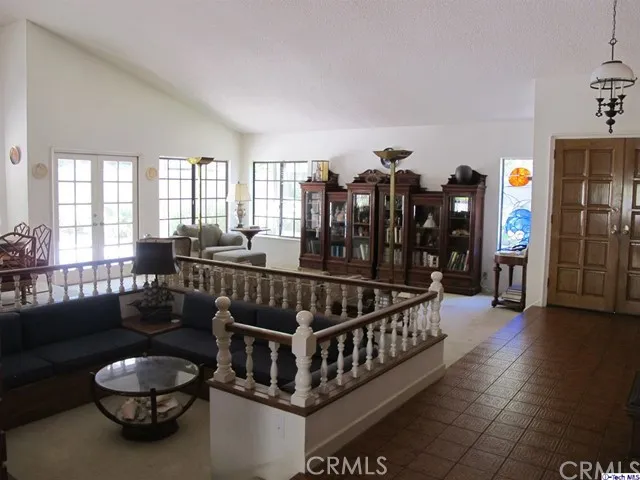 843 Moorside Drive, Glendale, California 91207
