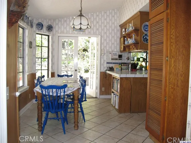 843 Moorside Drive, Glendale, California 91207