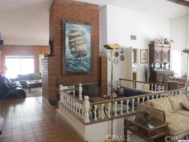 843 Moorside Drive, Glendale, California 91207