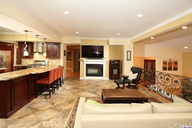 928 Highline Road, Glendale, California 91205
