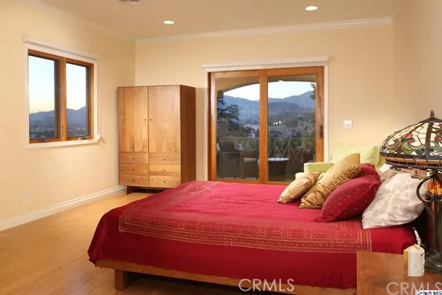 928 Highline Road, Glendale, California 91205