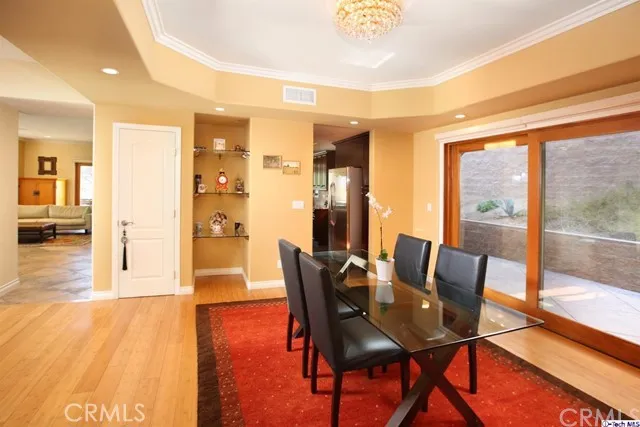 928 Highline Road, Glendale, California 91205