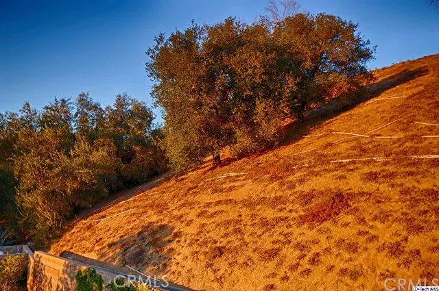 928 Highline Road, Glendale, California 91205