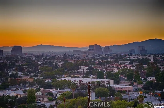 928 Highline Road, Glendale, California 91205