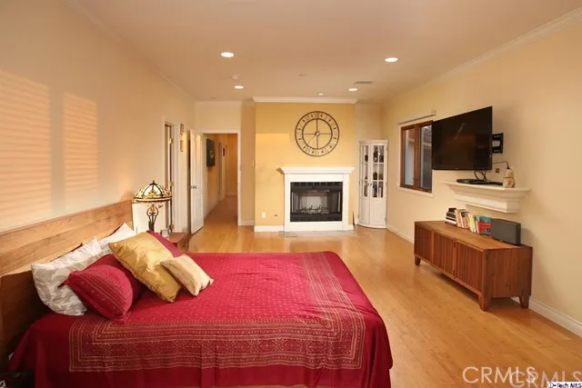 928 Highline Road, Glendale, California 91205