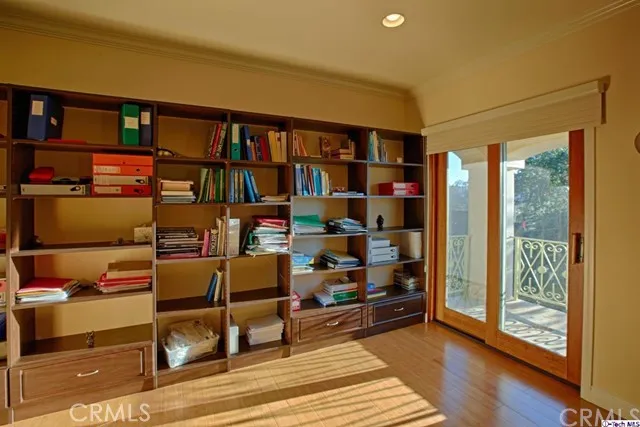928 Highline Road, Glendale, California 91205