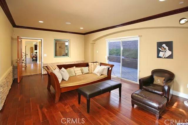 928 Highline Road, Glendale, California 91205