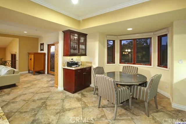 928 Highline Road, Glendale, California 91205