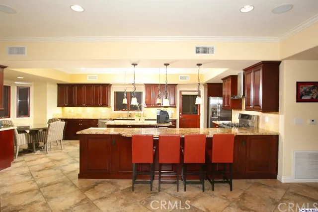 928 Highline Road, Glendale, California 91205