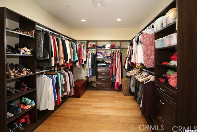928 Highline Road, Glendale, California 91205
