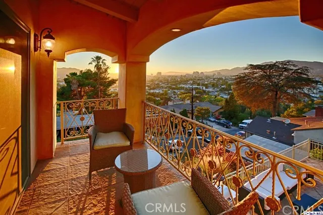 928 Highline Road, Glendale, California 91205