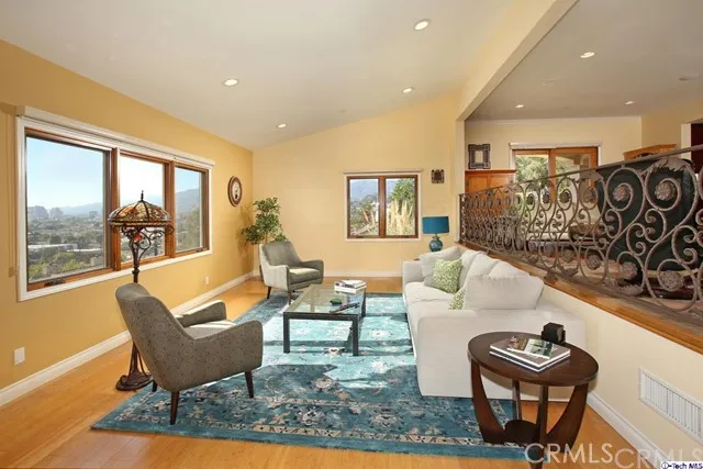 928 Highline Road, Glendale, California 91205