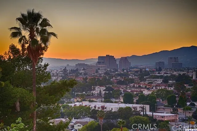 928 Highline Road, Glendale, California 91205