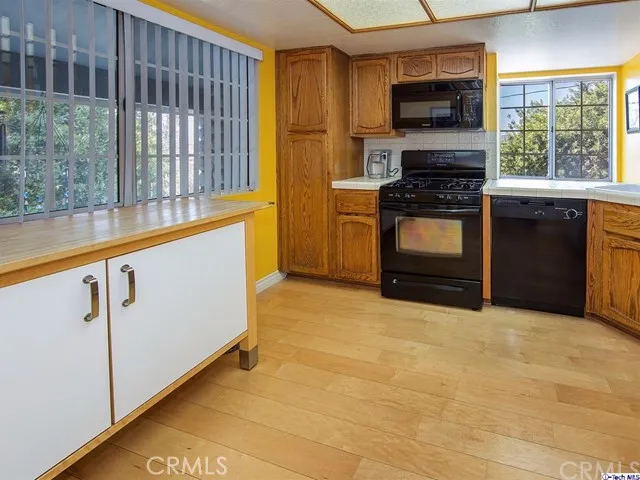 2244 Del Mar Road 6, Montrose, California 91020