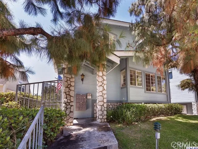 2244 Del Mar Road 6, Montrose, California 91020