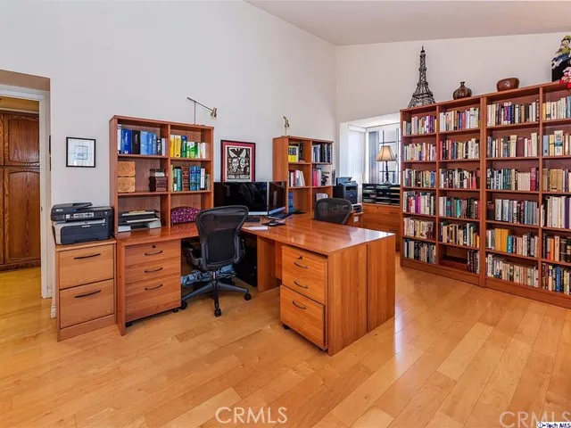 2244 Del Mar Road 6, Montrose, California 91020