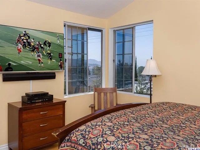 2244 Del Mar Road 6, Montrose, California 91020