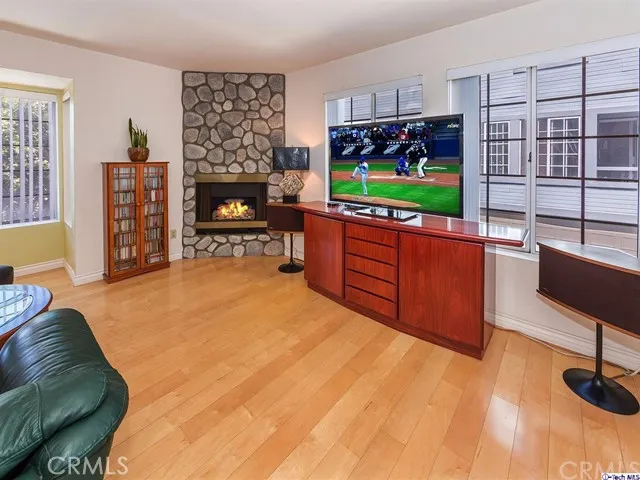 2244 Del Mar Road 6, Montrose, California 91020