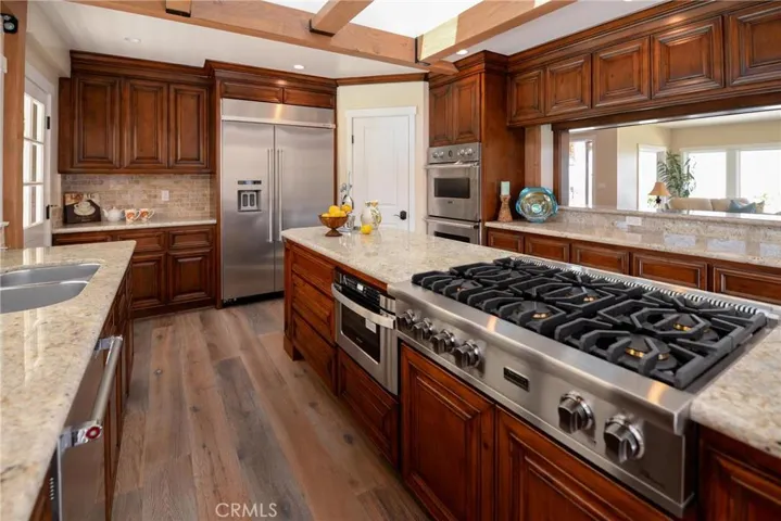 14 Surrey Lane, Rancho Palos Verdes, California 90275