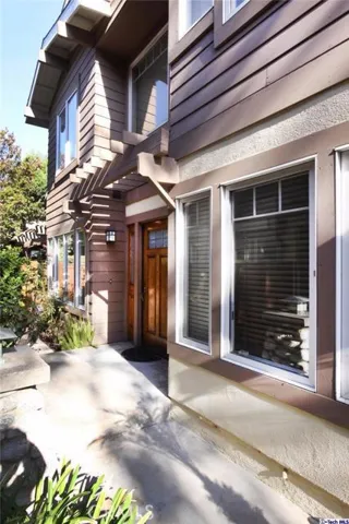 1073 Rocton Dr. Drive, Pasadena, California 91107