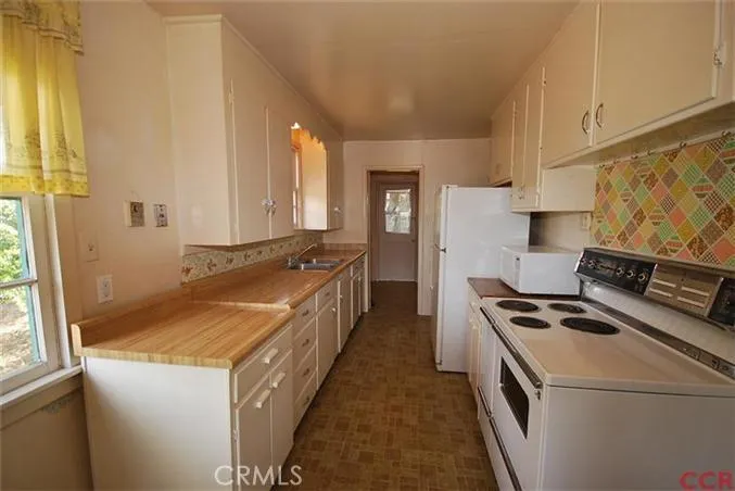 8525 Portola Road, Atascadero, California 93422