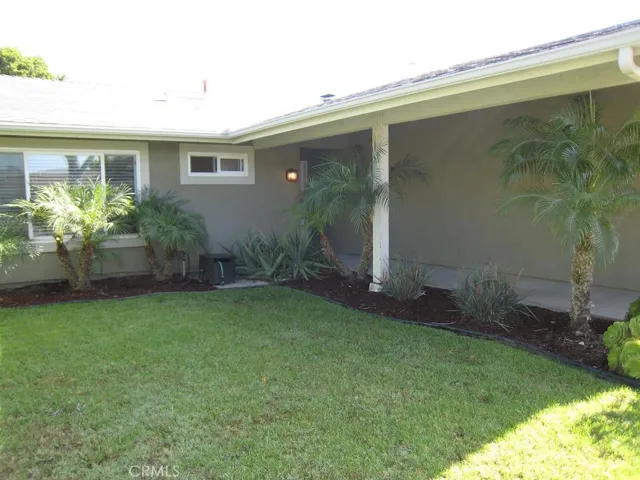 10449 Thrush Avenue, Fountain Valley, California 92708