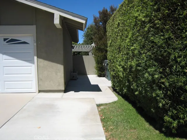 10449 Thrush Avenue, Fountain Valley, California 92708