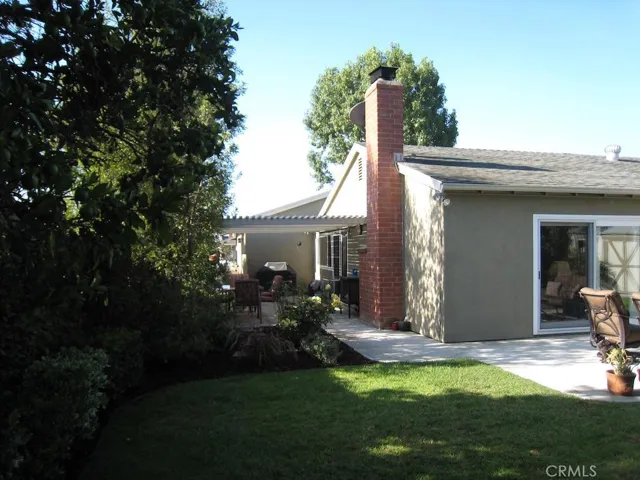 10449 Thrush Avenue, Fountain Valley, California 92708