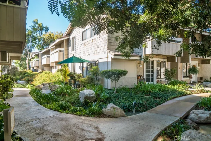 304 Streamwood, Irvine, California 92620