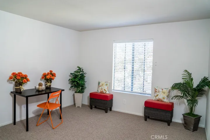Light & bright, spacious bedroom