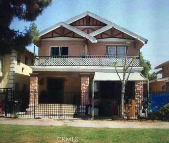 469 #a & B Park Front Walk, Los Angeles, California 90011